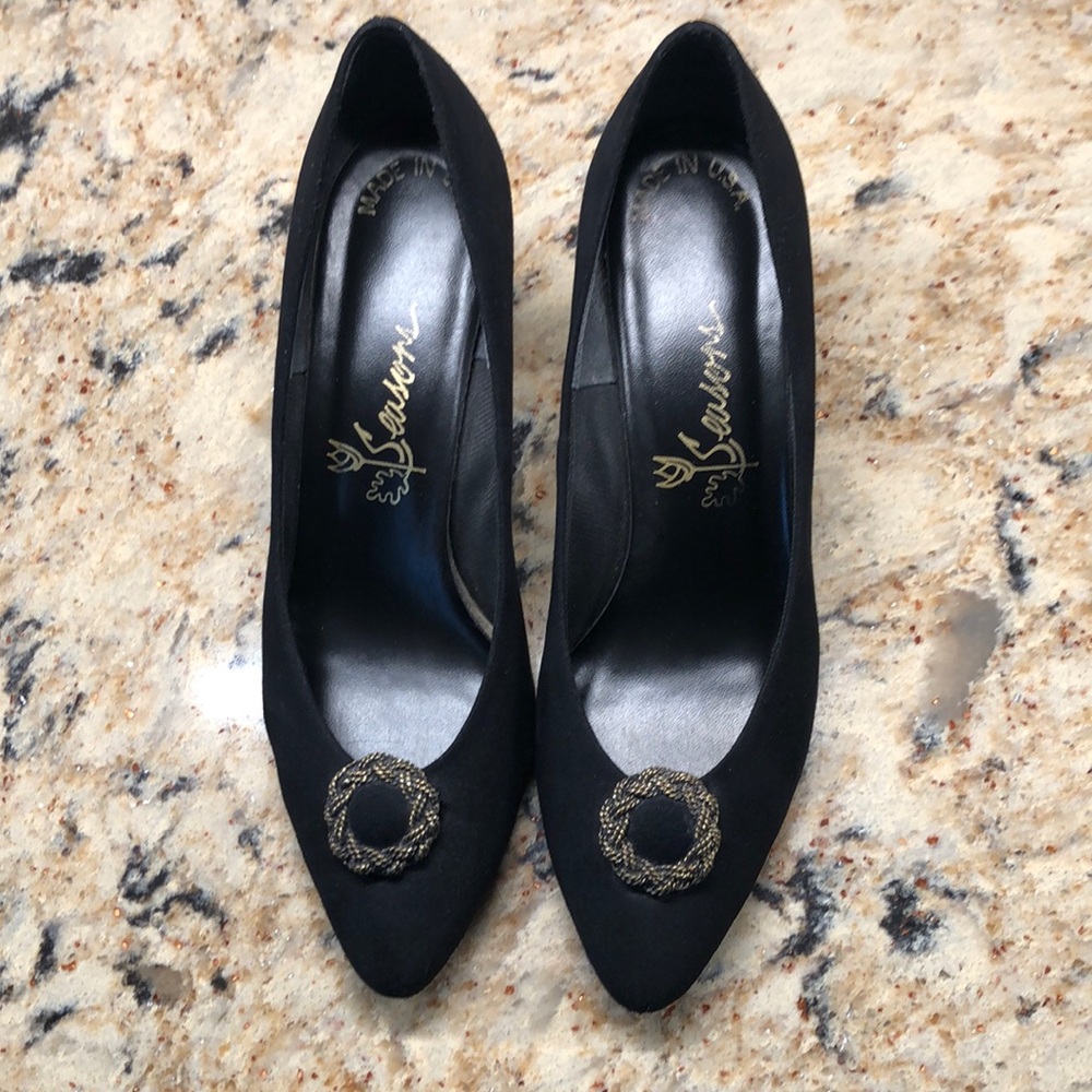 Seasons Black Pump Shoe